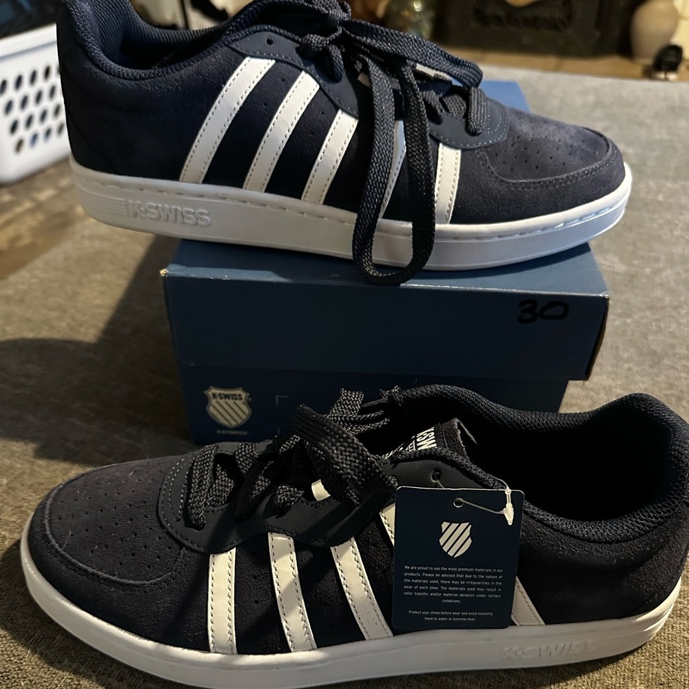 K-Swiss men’s navy 9.5